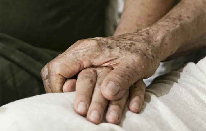 Falta de saneamento básico leva mais de 80 mil idosos à internação de no Brasil