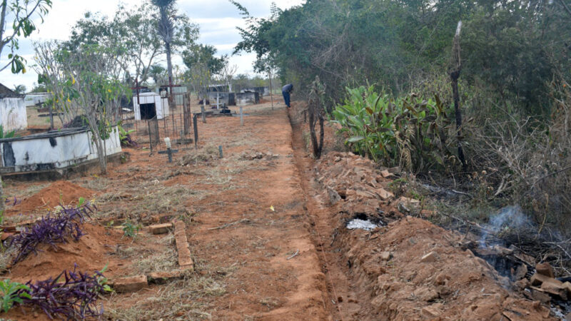 Prefeitura de Baixa Grande Inicia Construção dos Muros no Cemitério de Italegre