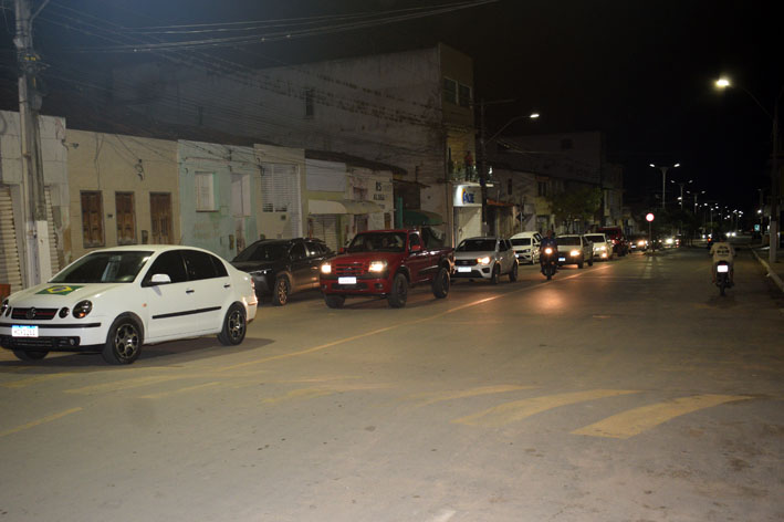 Ao som do Hino Nacional, foi promovida carreata pró-Bolsonaro em Baixa Grande