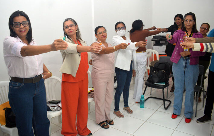 Educação de Baixa Grande se reúne com gestores escolares para debater o Programa Educação Conectada