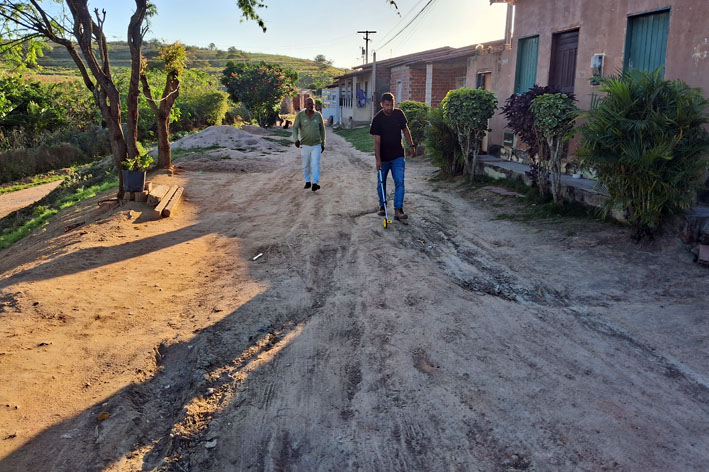 Rua da Viração é medida, e Prefeitura de Baixa Grande deve iniciar calçamento nas próximas semanas