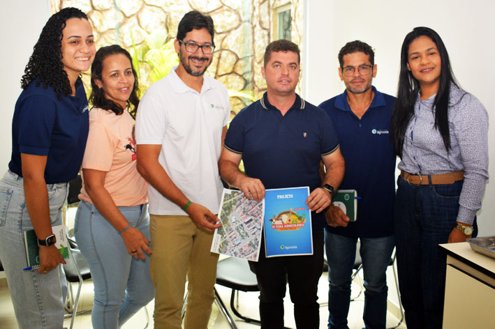 Prefeito e Secretária de Educação de Baixa Grande Participam de Reunião sobre a Feira Agroecológica e de Cultura Popular