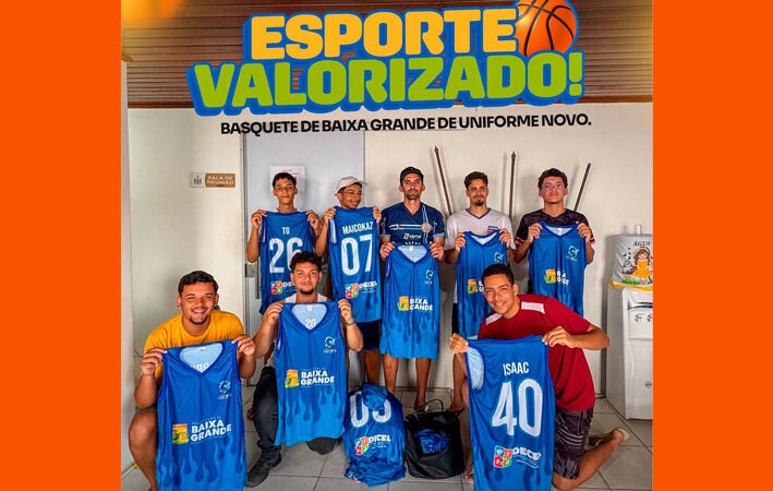 Prefeitura de Baixa Grande entrega novos uniformes para equipe de basquete do município