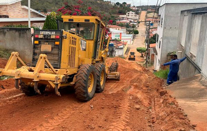 Prefeitura inicia preparação de mais duas ruas para receber calçamento em Baixa Grande