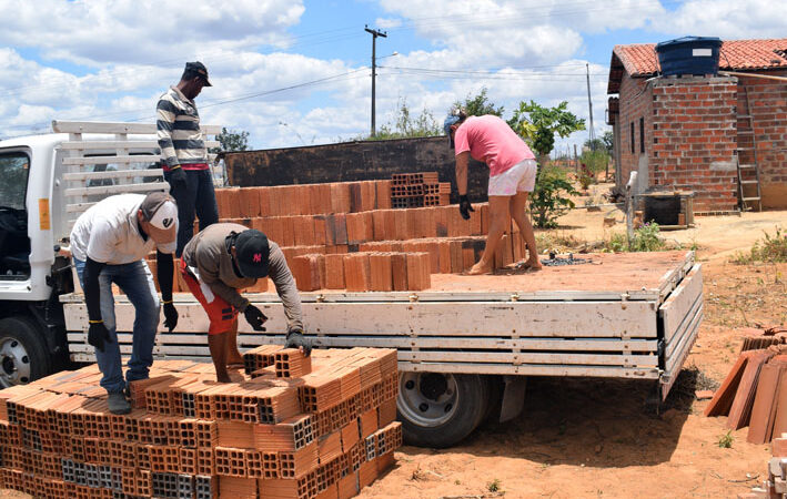 Secretaria de Agricultura entrega os últimos galinheiros da 1ª etapa do projeto em Baixa Grande