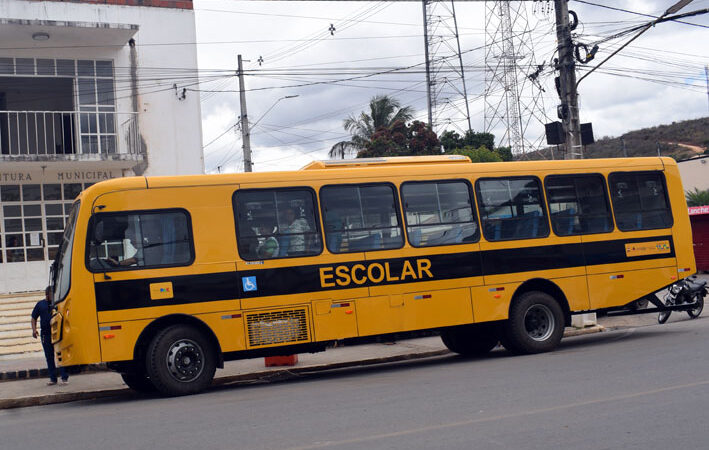 Baixa Grande recebe mais um ônibus novo e reforça a frota escolar