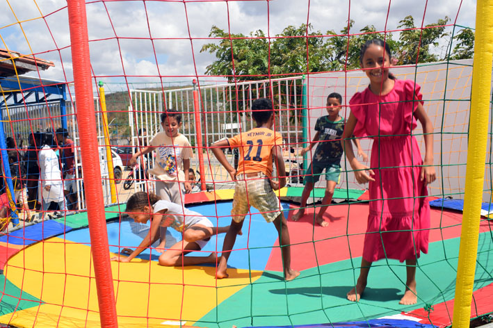 Crianças pacientes do Novo Horizonte têm manhã especial em Baixa Grande