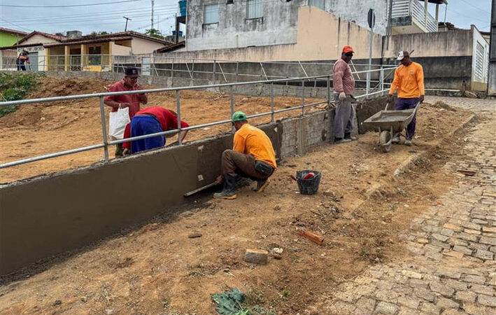 Obra da Praça da Juventude segue em ritmo acelerado e já começa a ganhar forma
