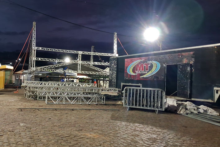 Estrutura para o Dia dos Evangélicos começa a ser montada em Baixa Grande