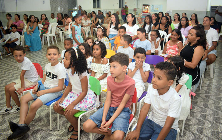Ministério de Ensino em Baixa Grande entrega certificados a concluintes de Cursos Bíblicos Infantis