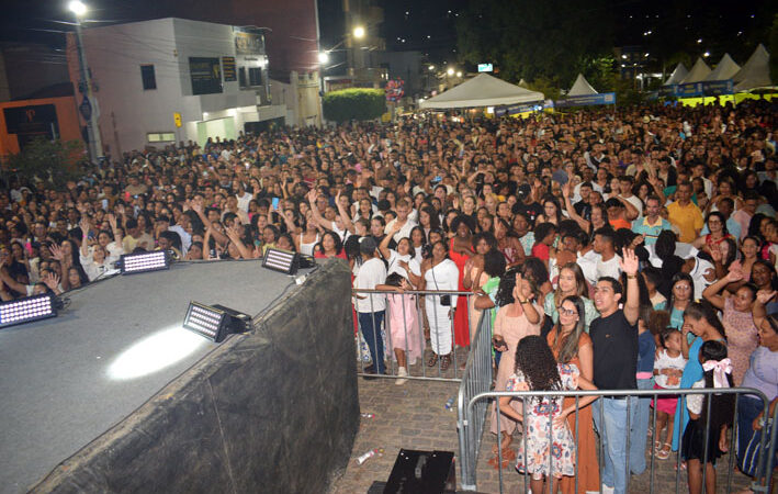Dia do Evangélico entra para a história de Baixa Grande: praça ficou lotada