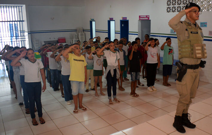 Alunos do Colégio Evandro Miranda se preparam para a formatura do PROERD em Baixa Grande