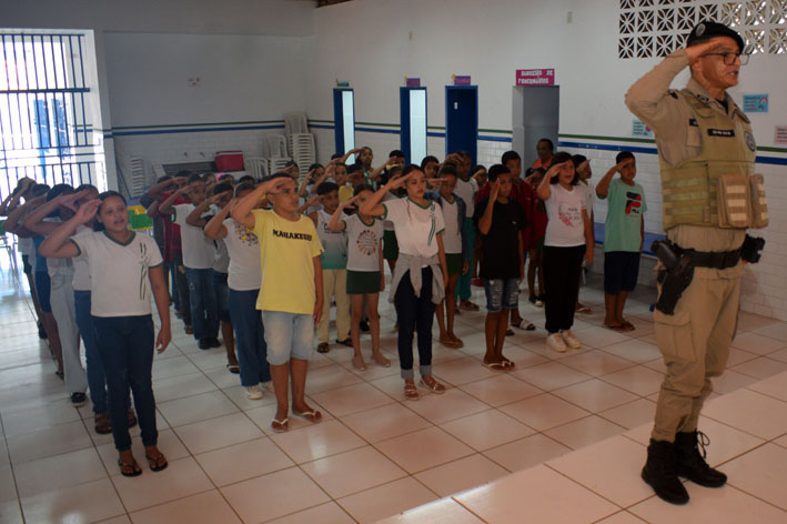 Alunos do Colégio Evandro Miranda se preparam para a formatura do PROERD em Baixa Grande