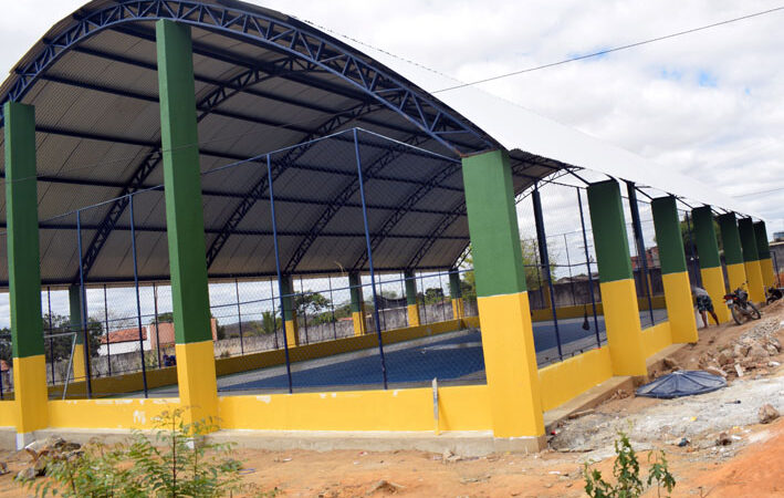 Prefeitura de Baixa Grande finaliza três novas quadras cobertas e amplia espaços de esporte e lazer