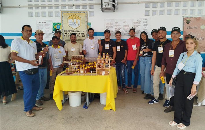 Produtores de Baixa Grande participam da III FENTEC – Feira de Negócios e Tecnologias da Apicultura e Meliponicultura 2025