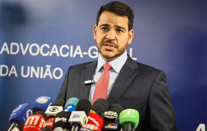 Semana começa com tensão no Senado após indicação de Jorge Messias ao STF