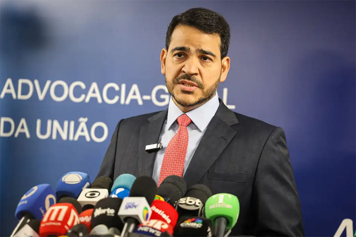 Semana começa com tensão no Senado após indicação de Jorge Messias ao STF