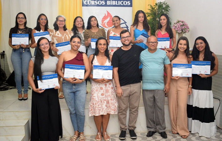 Três novas turmas recebem certificação após concluir Curso Bíblico em Baixa Grande
