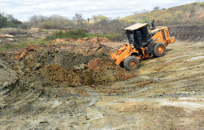 Em 30 dias, Prefeitura de Baixa Grande limpa mais de 200 aguadas na zona rural do município