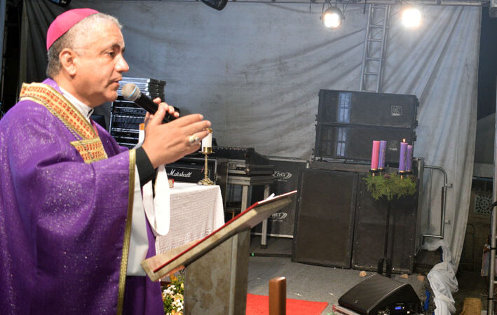 Dom Estevam celebra missa na última noite da Festa da Padroeira em Baixa Grande