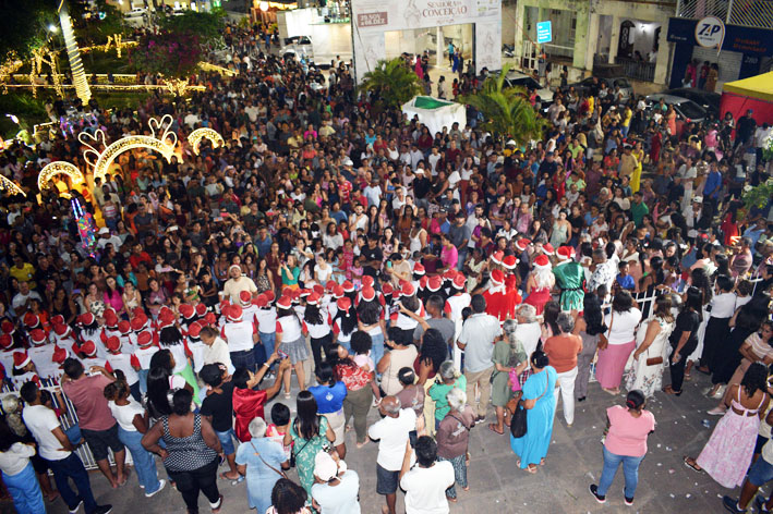 Prefeitura inaugura o “Natal de Luz” em Baixa Grande