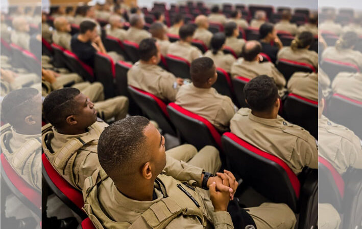 98ª CIPM realiza parada geral com todo o seu efetivo