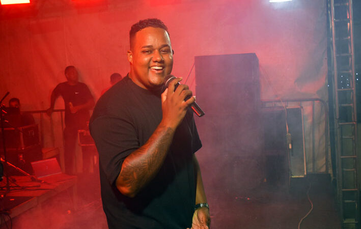 Nickson Queiroz e Washington Filho agitam a primeira noite do Réveillon de Baixa Grande