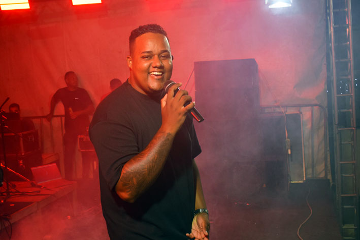 Nickson Queiroz e Washington Filho agitam a primeira noite do Réveillon de Baixa Grande