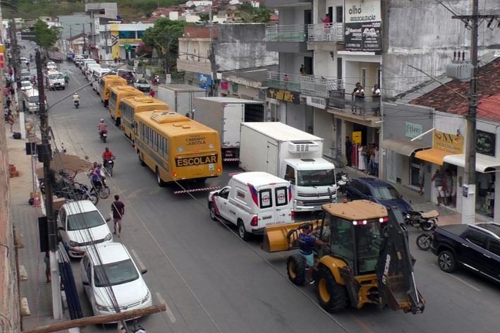 Prefeitura de Baixa Grande entrega mais 9 veículos 0 km para Saúde e Educação e totaliza 16 aquisições em 2025