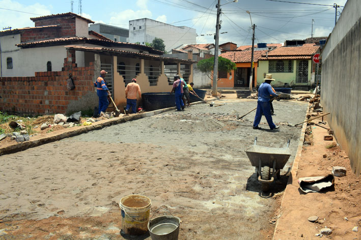 Prefeitura de Baixa Grande conclui calçamento em 100% das ruas do Bairro Bela Vista