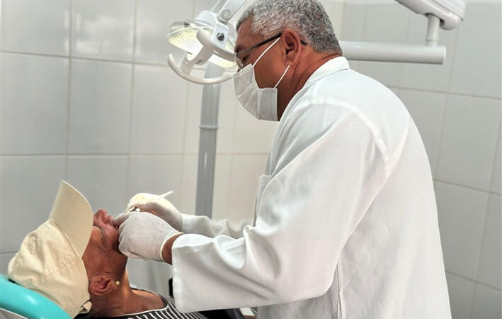 Prefeitura realiza nova entrega de próteses dentárias em Baixa Grande