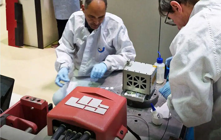 Foguete que levava satélites brasileiros some após lançamento na Índia