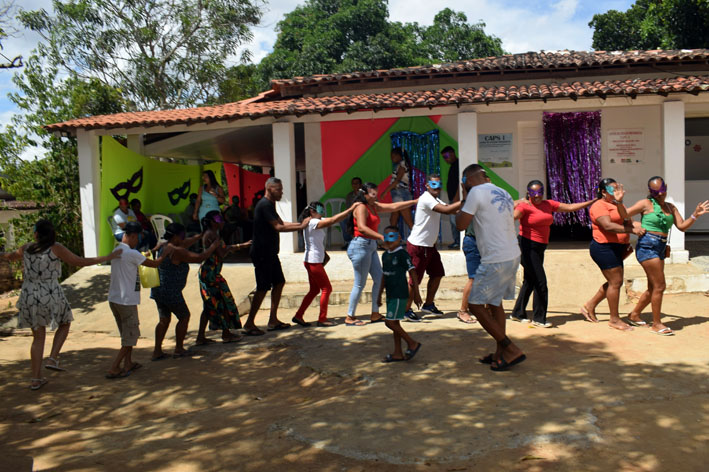 Participantes do CAPS de Baixa Grande vivenciam atividade terapêutica em clima de Carnaval
