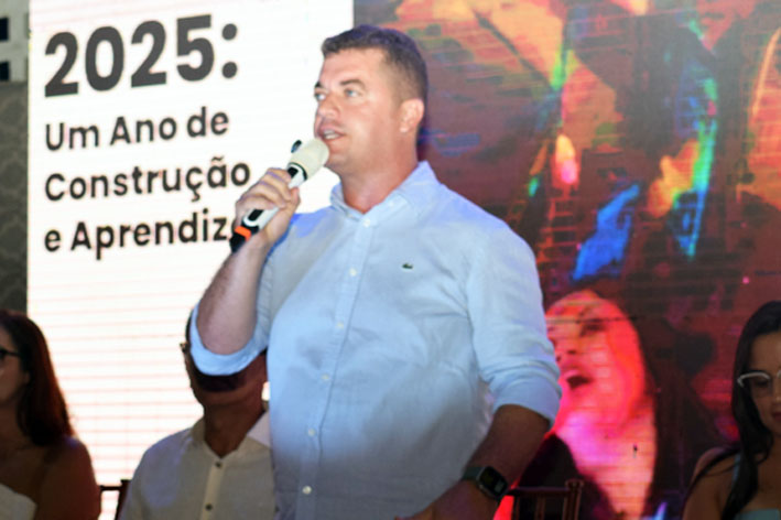 Prefeito de Baixa Grande anuncia reajuste de 20% para professores da rede municipal