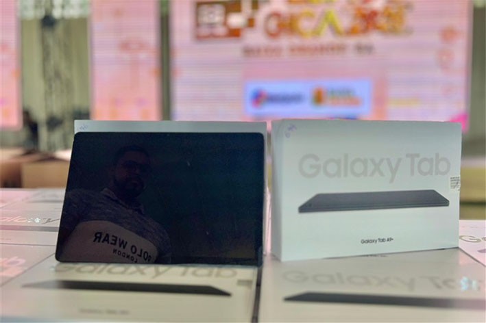 Prefeitura entrega tablets a professores e apresenta novos materiais didáticos para a Educação Infantil