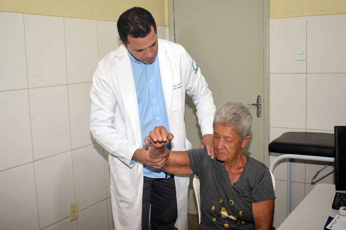 Prefeitura de Baixa Grande amplia serviços de saúde com atendimento de ortopedista