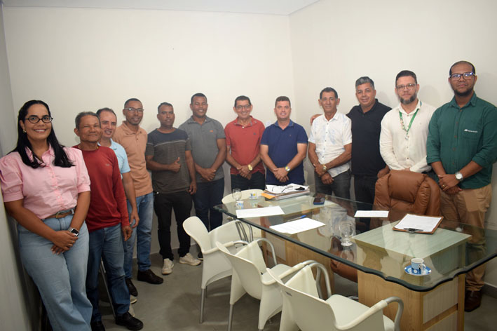 Prefeito, vereadores e Coelba debatem melhorias no serviço de energia elétrica em Baixa Grande