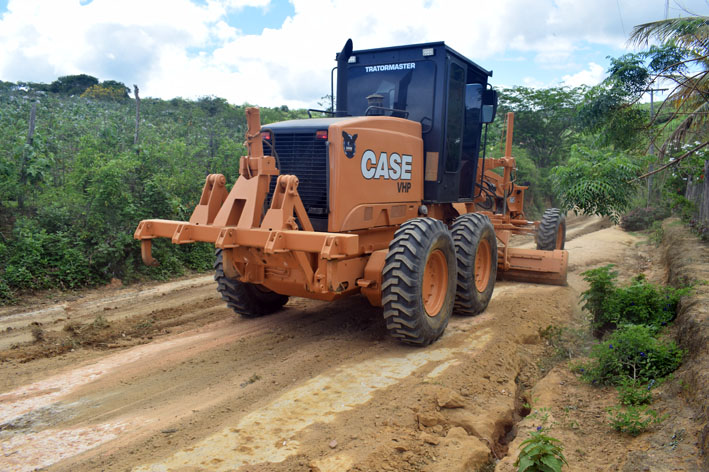 Iniciada a recuperação da estrada da Viração, distrito de Baixa Grande