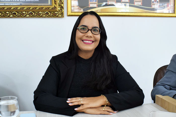 Única mulher no Legislativo, vereadora Nathy reforça luta por direitos e proteção das mulheres em Baixa Grande