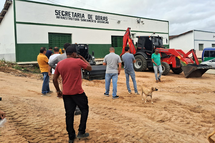 Realizada a vistoria dos veículos da nova empresa responsável pelo serviço de limpeza das vias e logradouros públicos de Baixa Grande