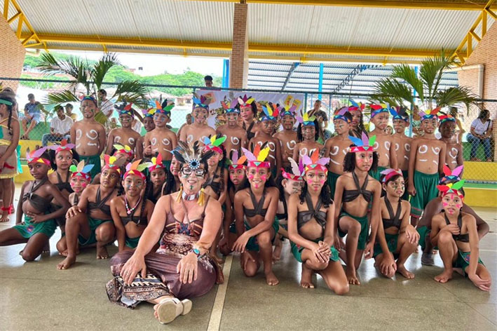 Escola Prof. Maria Edna Matos realiza programação especial em homenagem ao Dia dos Povos Indígenas