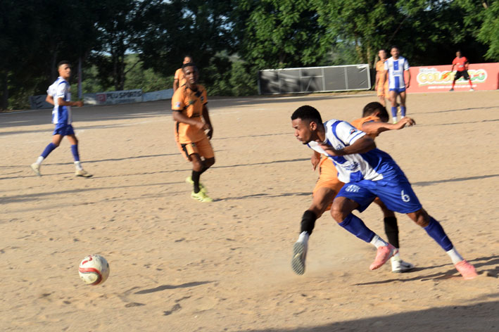 Lagoa do Mamão goleia Consolo na estreia da Copa Rural de Baixa Grande