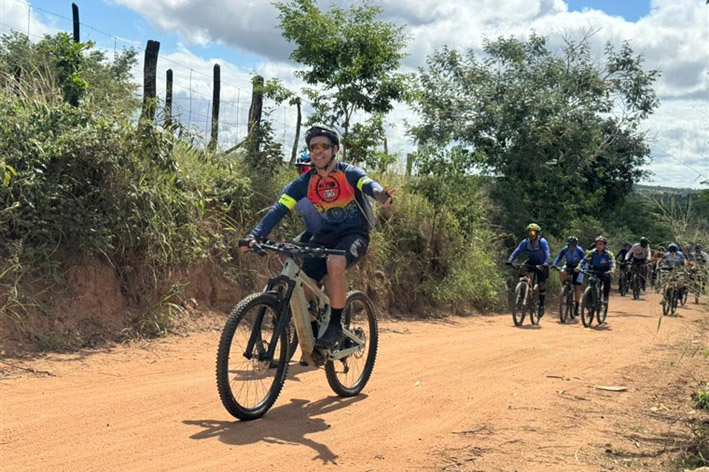 Esporte em alta: domingo reúne ciclistas, atletas e torcedores em Baixa Grande
