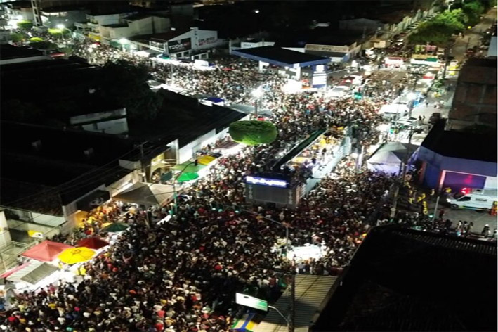 Ipirá encerra aniversário de 171 anos com shows e grande público na orl