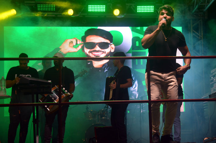 Ronaldo e Ludimila levaram música e alegria para a Inauguração da Praça da Juventude em Baixa Grande