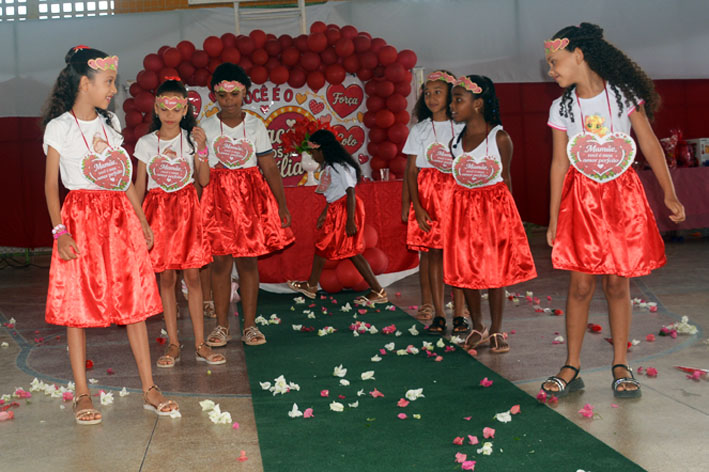 Mês das Mães em Baixa Grande: Escola Adenias emociona famílias com manhã especial de homenagens