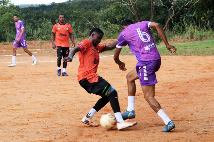 Quartas de final da Copa Rural de Baixa Grande começam com vitória apertada e jogo interrompido pela chuva