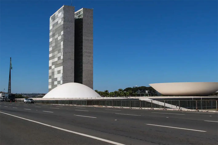 Setor produtivo pressiona Congresso para adiar discussões sobre fim da escala 6×1