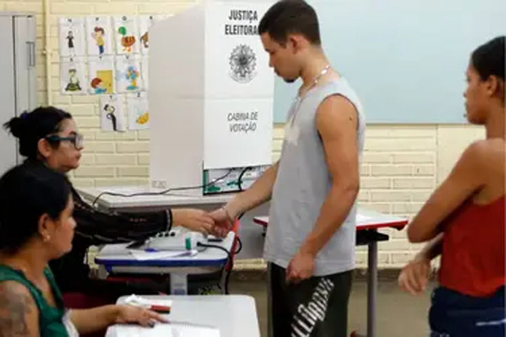 ELEIÇÕES 2026: Flávio Bolsonaro lidera no Sul e no Norte/Centro-Oeste; Lula mantém vantagem no Nordeste