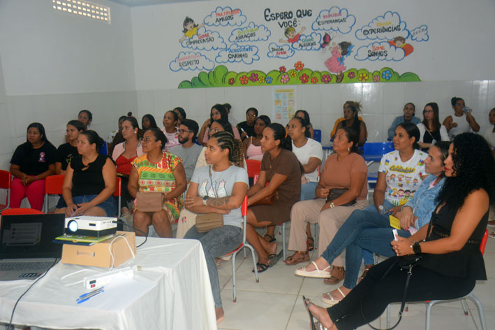 Educação de Baixa Grande promove mais uma capacitação com cuidadores
